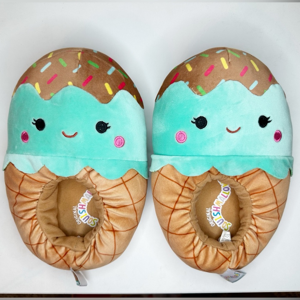 Squishmallows Maya the Mint Ice Cream Kids Slippers - size 6-7 - Picture 3 of 8